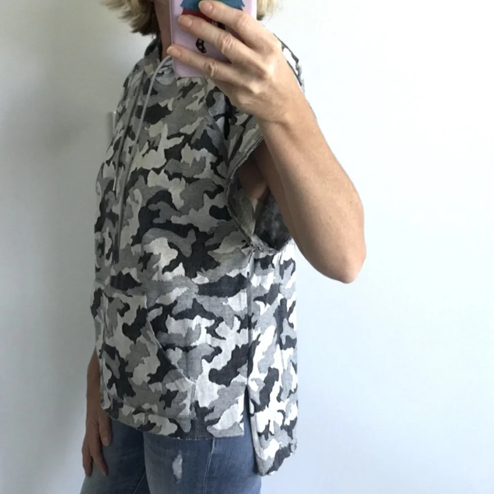 Hooded Camouflage Pullover Top - Picture 6 of 7